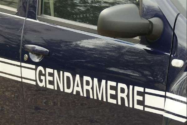 Les gendarmes font usage de leur arme suite à un refus d'obtempérer