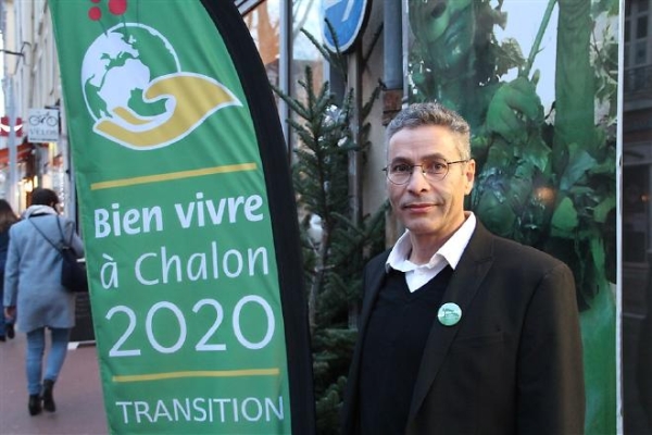"Y a t-il une pollution à l’amiante à Chalon-sur-Saône ? les citoyens ont le droit de savoir !" lance Mourad Laouès