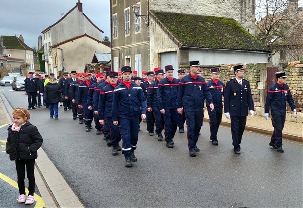 Cérémonie au Monument aux morts givrotin en l'honneur de Sainte Barbe, patronne des pompiers