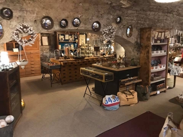 A Tournus, un fonds de commerce dans un endroit exceptionnel à vendre