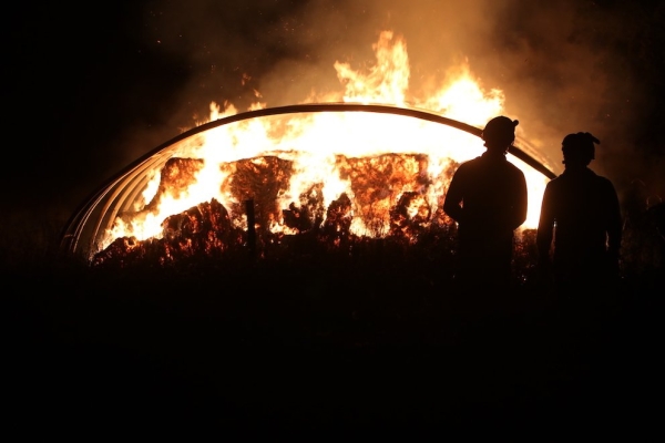 SAINT-DIDIER SUR ARROUX : 400 tonnes de fourrage en feu