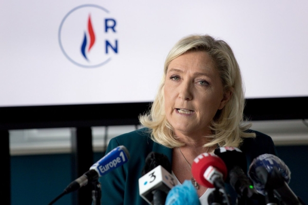 Marine Le Pen profite de la mayonnaise dijonnaise pour se relancer dans la course à la présidentielle 