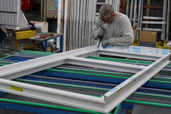 Oxxo (Cluny) investit 4 millions d'€ pour la production de menuiseries en aluminium en Saône et Loire 