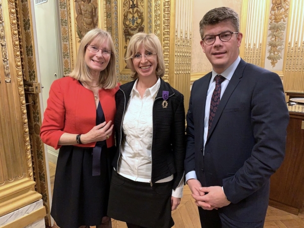 Sophie Maraux, Proviseure du lycée Emiland Gauthey à Chalon sur Saône est Officier de l'Ordre des Palmes Académiques 