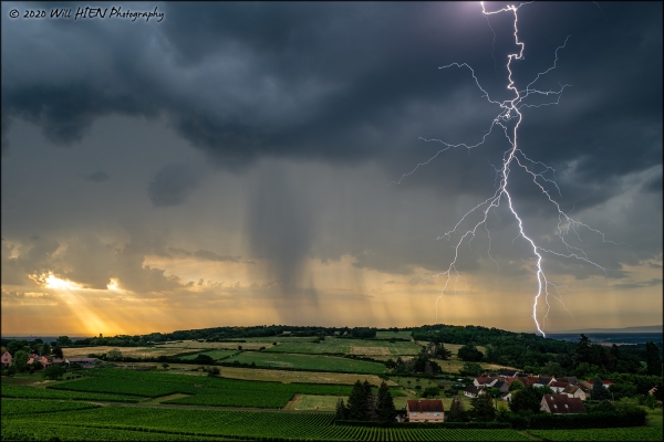 L'orage de vendredi immortalisé par Will Hien sur les hauteurs de Buxy