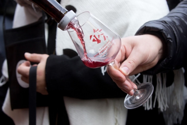 Démarrage en fanfare pour la Saint Vincent Tournante à Gevrey-Chambertin 