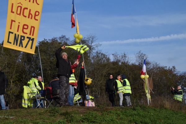 Du côté du rond-point Jeanne Rose, les Gilets Jaunes étaient là pour leur 1er anniversaire 