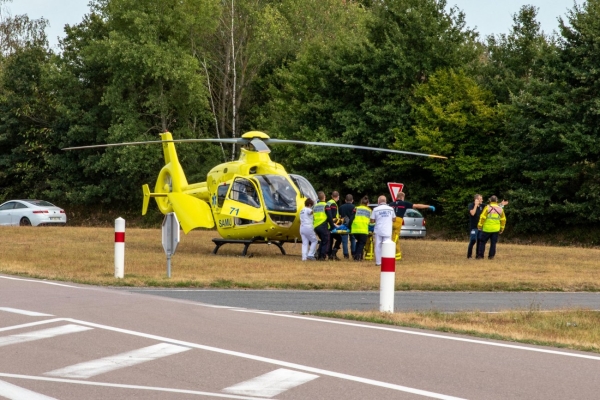 Deux motards gravement blessés dans une collision avec un utilitaire