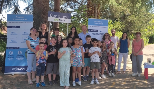 Les élèves de l’école Pablo Néruda exposent leur projet de protection de l’eau et de l’environnement