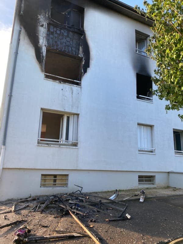 Gros dispositif de secours déclenché suite à un feu d'appartement à Chalon-sur-Saône 