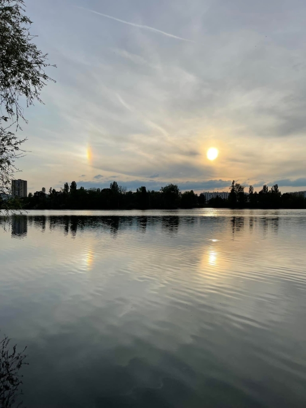 Joli parhélie immortalisé ce lundi soir au-dessus de Chalon