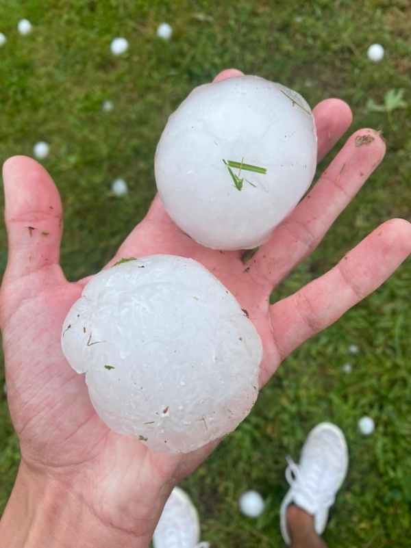 Nos voisins du Haut-Doubs frappés par un violent orage de grêlons 