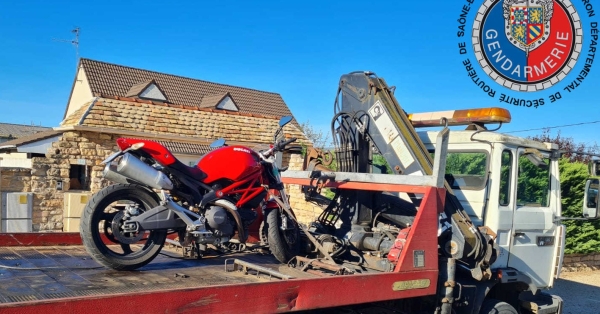 La Ducati roulait à vive allure à Saint-Cyr