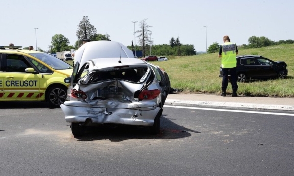 Un Givrotin de 90 ans percuté par l'arrière au rond-point de Montchanin 