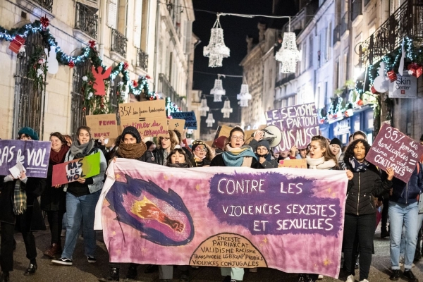 Marche féministe ponctuée de cris et de rage contre les violences sexistes et sexuelles à Dijon