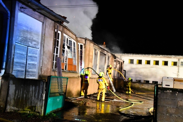 Le pôle associatif de la Sablière ravagé par les flammes à Montceau les Mines 