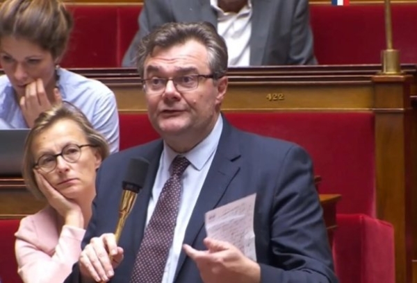 Comment se plaindre de l'image que renvoie aujourd'hui l'Assemblée Nationale quand 162 députés qui y siègent sont extrémistes et si peu attachés au parlementarisme et à la délibération ?