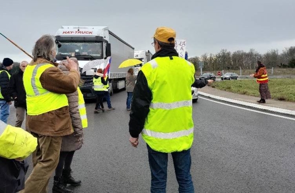 Les Gilets jaunes de retour à Montchanin, sur la RCEA