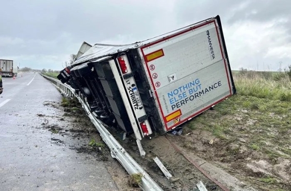 Un blessé dans une collision entre une voiture et un camion, entre Montceau et Montchanin