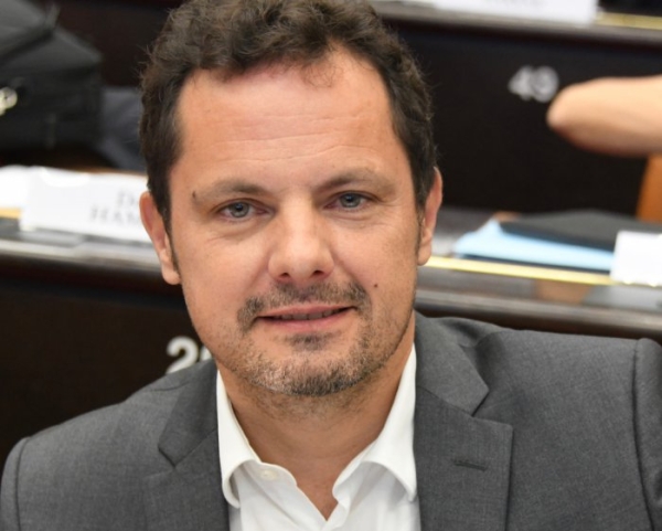 Jérôme Durain a voté la loi «Engagement et proximité» et il explique le vote des Sénateurs socialistes