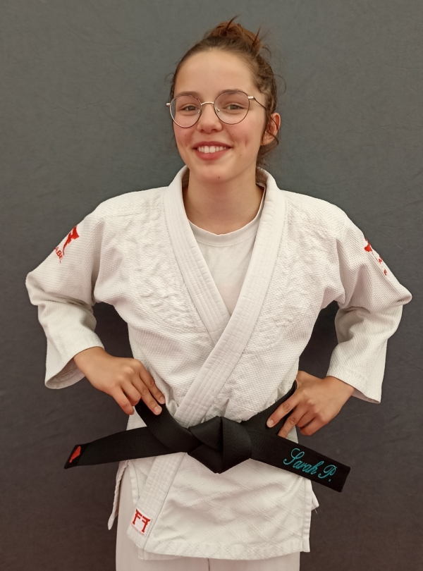 Du haut de ses 15 ans, Sarah PETIT devient ceinture noire !