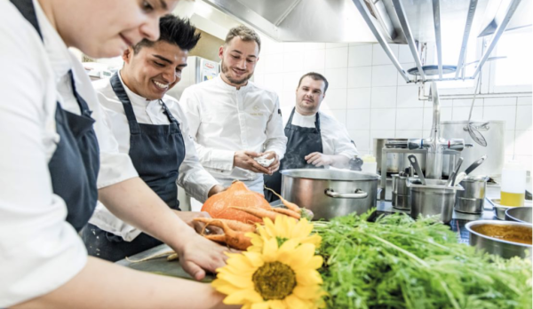 Jordan Billan décroche une première étoile au Guide Michelin pour le restaurant Clos du Cèdre à l’Hostellerie Cèdre & Spa***** de Beaune