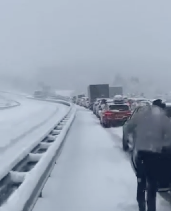 Premiers gros épisodes de neige... En Lozère, l'A75 est bloquée 