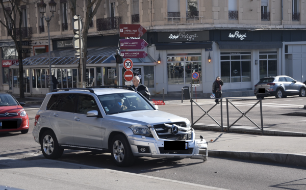 Belle frayeur pour des automobilistes Boulevard de la République 