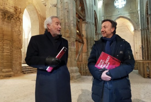 "J'ai promis de sauver, je sauverai" : Stéphane Bern en visite à l'église Saint-Philibert de Dijon