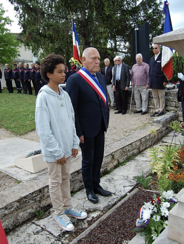 Commémoration du 8 mai 1945, Crissey se souvient des 16 crissotins disparus.