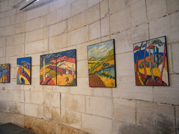 La Halle Ronde de Givry aux couleurs de l'arrière-pays provençal