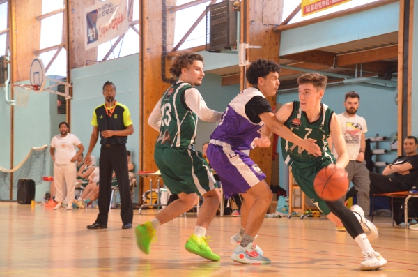 BASKET - Les U20 de Saint-Rémy s'imposent sans sourciller face au Basket Club Chenove 