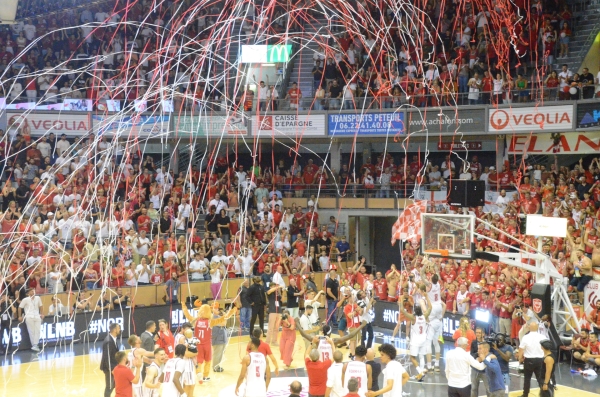 "On est en Pro A... On est en Pro A"... Revivez en vidéo les dernières minutes de cette ambiance de feu au Colisée 