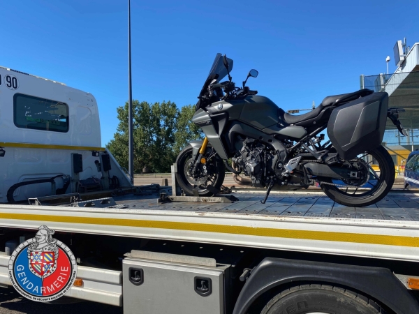 Un motard un peu trop pressé sur l'A6 au niveau de Fontaines 