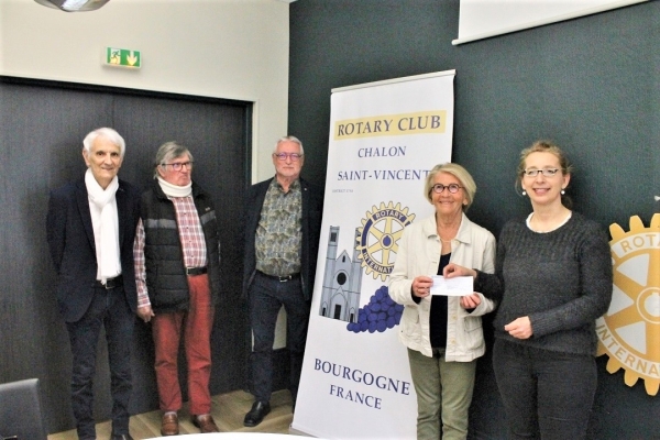 Le Rotary Chalon Saint-Vincent fait un don de 800 € à l’association PEL’MEL
