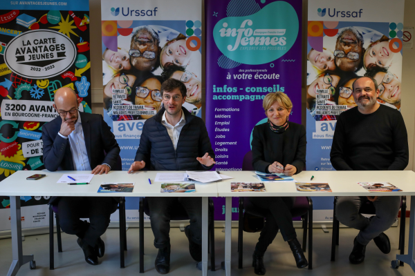 Signature de la convention de partenariat entre Info Jeunes Bourgogne-Franche-Comté, l'Urssaf Bourgogne et l'Urssaf Franche-Comté