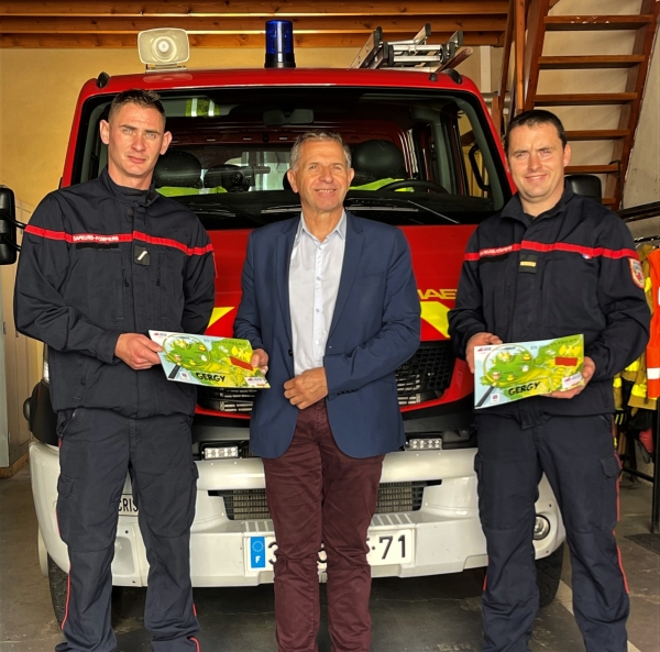 Exit les chatons et les paysages bavarois, les sapeurs-pompiers de Gergy nous régalent encore une fois avec leur calendrier 