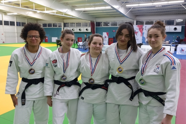 Hélène NASR, Clarisse et Alice CARILLON  qualifiées pour le championnat de France 1ère Division Juniors