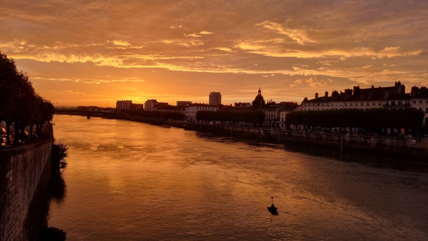 Superbe cliché du soir à Chalon sur Saône