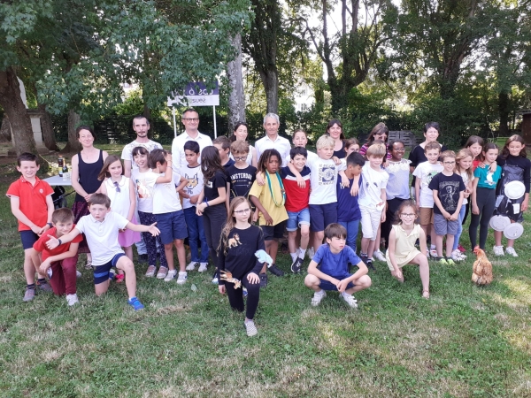 Les élèves de l’école Notre Dame de Varanges exposent leur projet de protection de l’eau et de l’environnement