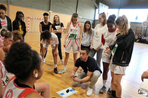 NF3 ÉLAN CHALON 67 - TREMBLAY 70 : Une défaite au goût amer!