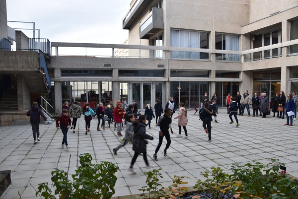 Représentation réussie pour la classe de CM1 l’Ecole Primaire Louis Léchère dans le cadre du projet ‘Les 4 saisons du Patio’