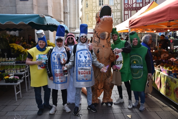 Tyrannosaures Rex, héros, princesses…pour les 100 jours du BAC, les lycéens lancent le doux  parfum de la 100e édition du Carnaval 