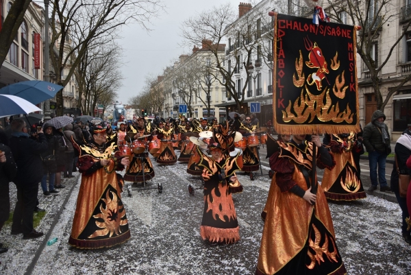 Cavalcade : Une météo peu clémente perturbe la fin du défilé (suite et fin)