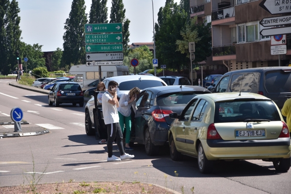 Chalon-sur-Saône : un accident matériel de la circulation provoque un gros embouteillage