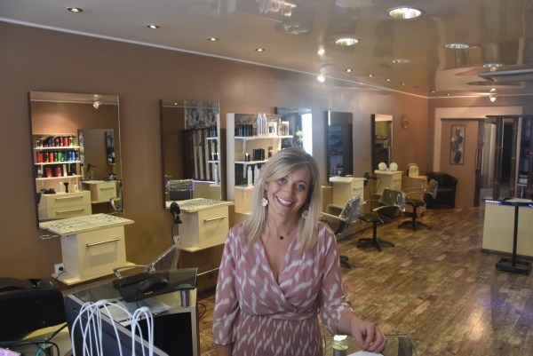 Nouveau commerce : « Vanessa de mèche avec vous », le salon de coiffure mixte où votre visage et votre coiffure sont mis en valeur par une coiffeuse professionnelle ! 