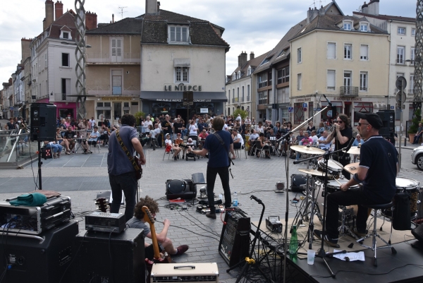 Le Bar ‘Le Niepce’ perpétue, la fête de la musique