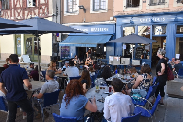 Concert de la Fête de la Musique au bar ‘Chez Louis’