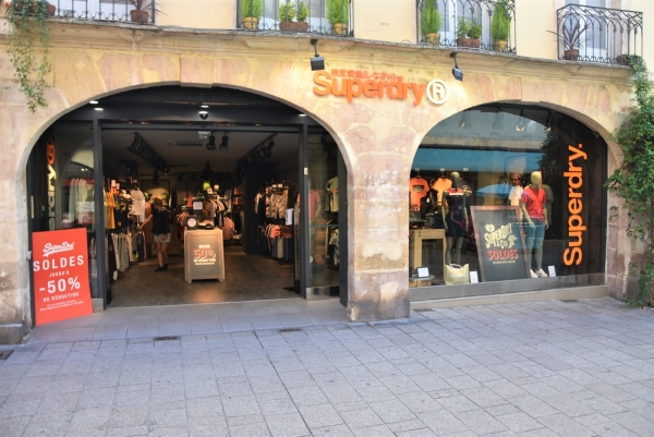 Fin des soldes (4) : 'Superdry' Une jolie boutique mixte sportswear et prêt à porter qui propose également de nombreux accessoires !