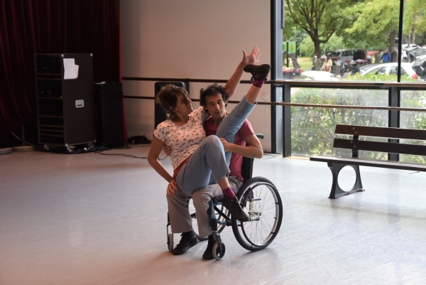 ‘Les rendez-vous d’automne’  , Acte 2  ‘le lever’ : ‘Solsikke’ un très beau spectacle sur le handicap